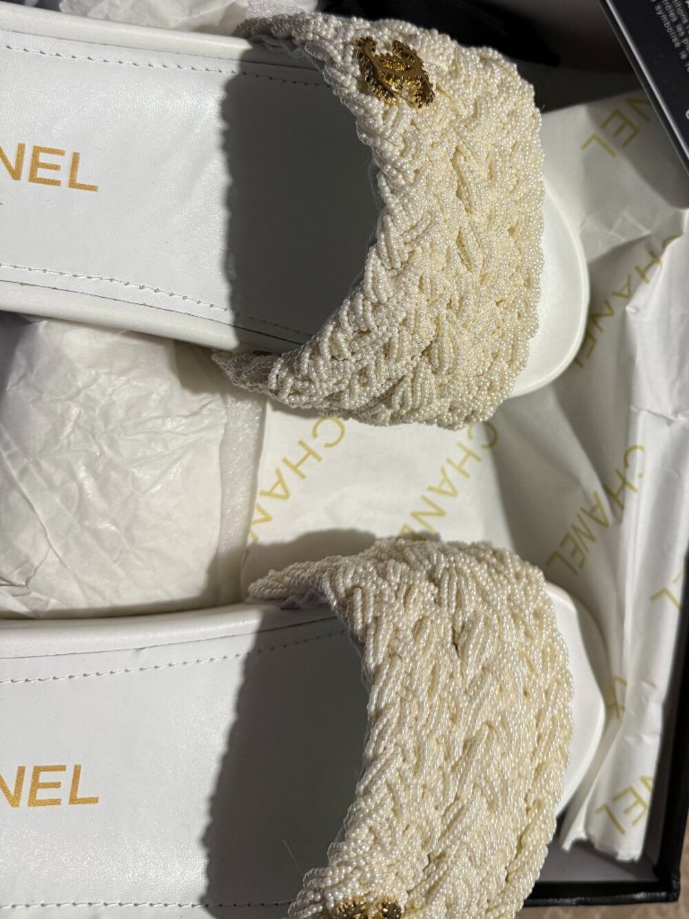 Stunning pearl beaded slides with Box! - Picture 4 of 7